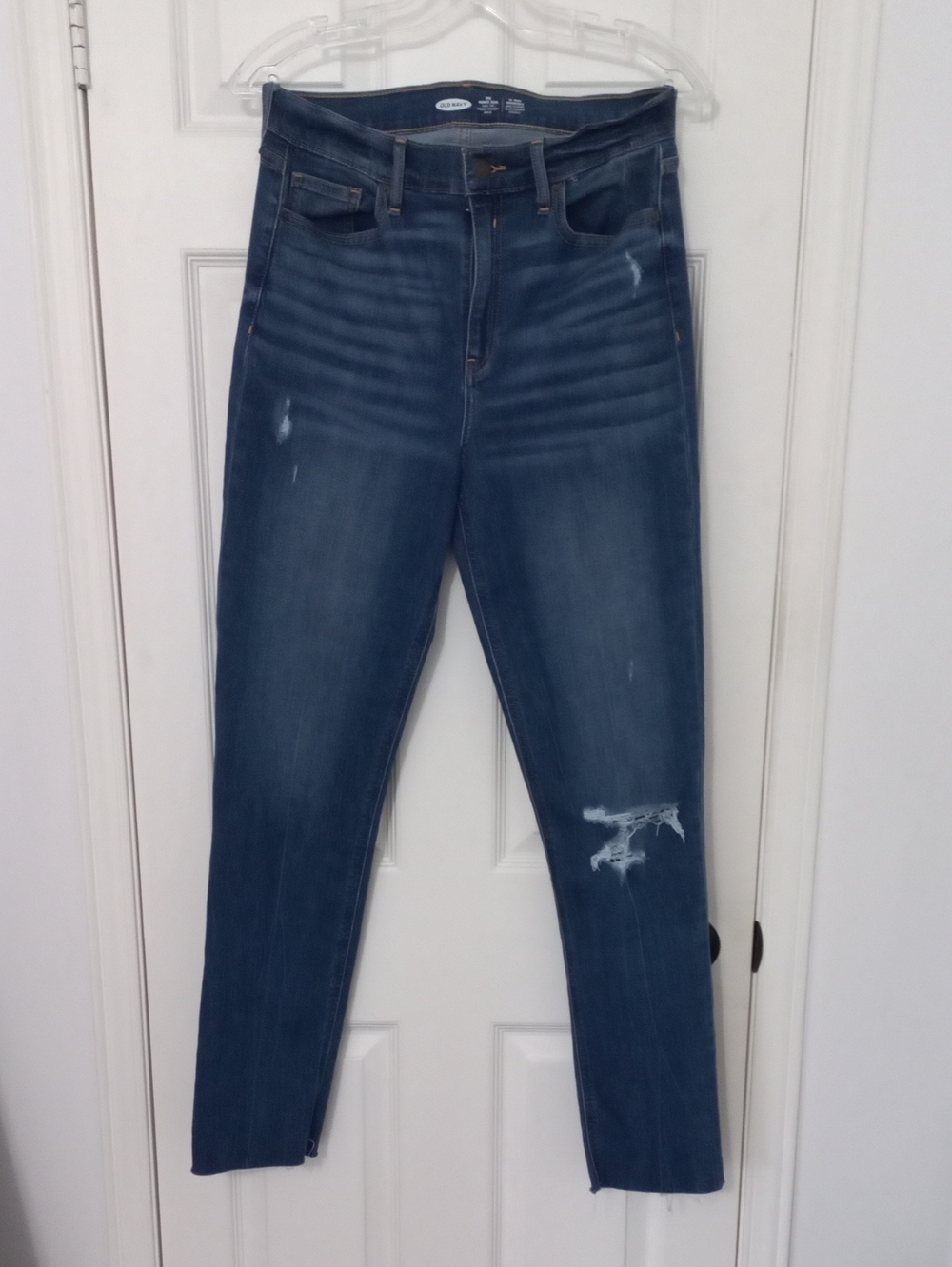 Old Navy Women's The Power Jean in Medium Blue with Distressed Knee (Sz 10 Tall)